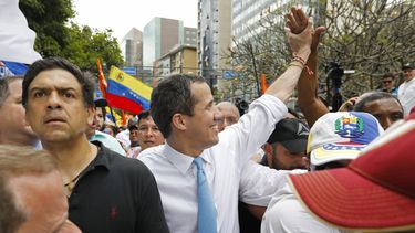 partidos suscriben pacto unitario con juan guaido