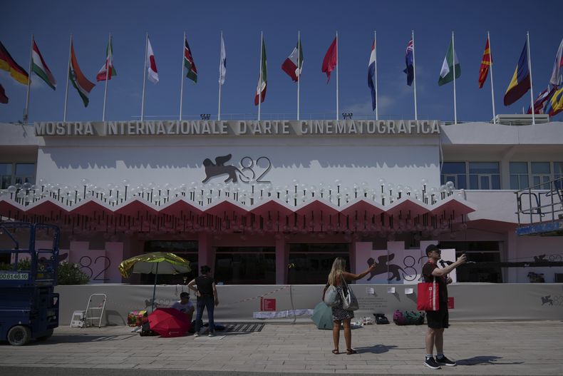Una vista del cine principal antes del Festival de Cine de Venecia en Venecia, Italia, el martes 26 de agosto de 2025. (Foto Alessandra Tarantino/Invision/AP)
