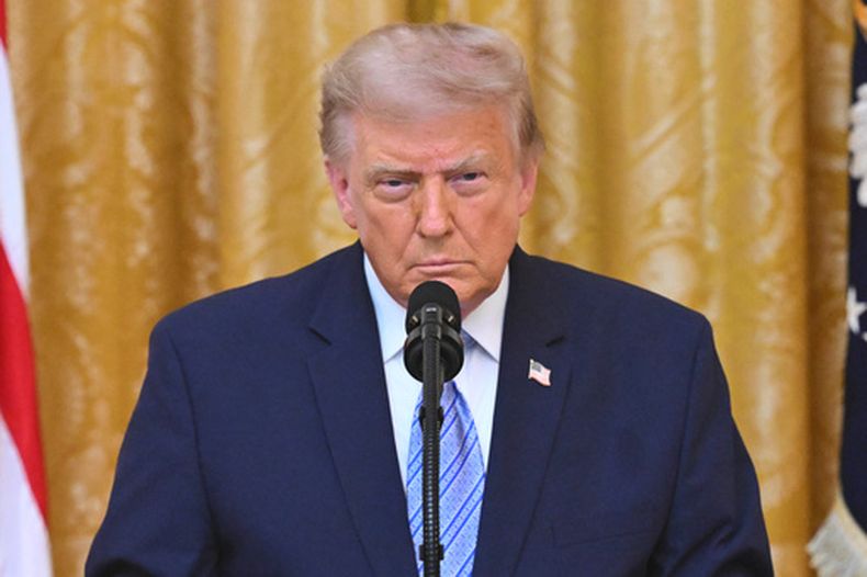 El presidente Donald Trump habla en el Salón Este de la Casa Blanca, el jueves 16 de julio de 2026, en Washington. (Saul Loeb/Foto compartida vía AP)