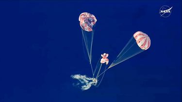 ¡mision cumplida! artemis ii regresa a la tierra tras rodear la luna